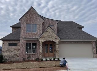 5 Mountain Brook Rd, Little Rock, AR 72223