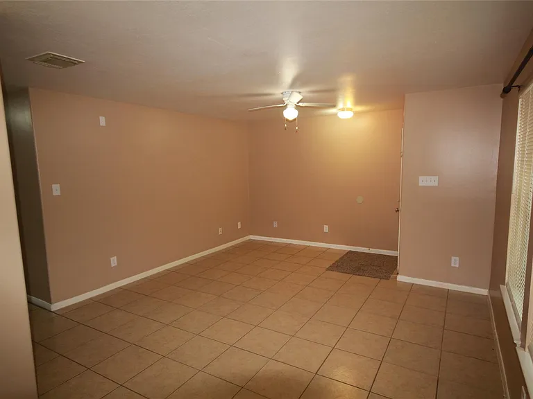 6418 Mountain Pines Ln — Photo 22