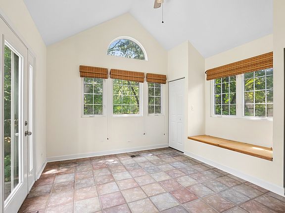 4th image of 38690 N Boulevard View Ave