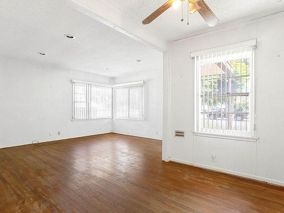 3rd image of 475 Howard St