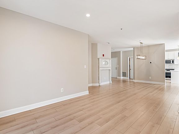 5th image of 1980 Scotts Crossing Way APT 202