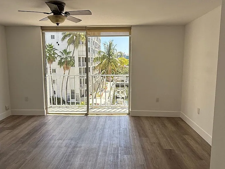 1720 NW North River Dr #408 — Photo 10