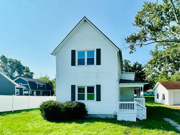 8117 W Cornbread Rd, Yorktown, IN 47396