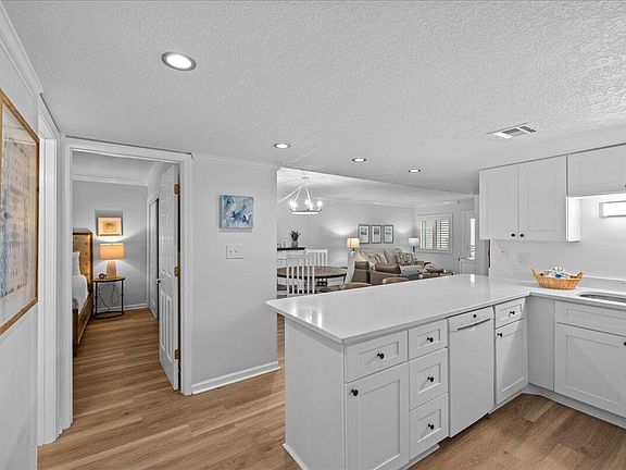 4th image of 510 Gulf Shore Dr Unit 318