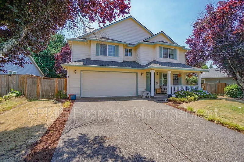5 bed, 3.0 bath, 2748 sqft, $3,395 — Photo 3