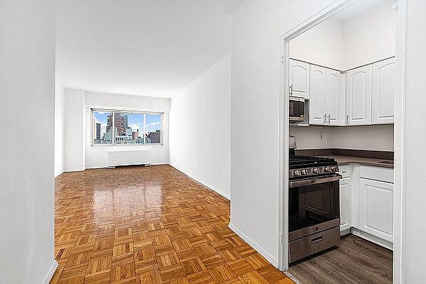 1st image of 401 E 86th St APT 18L