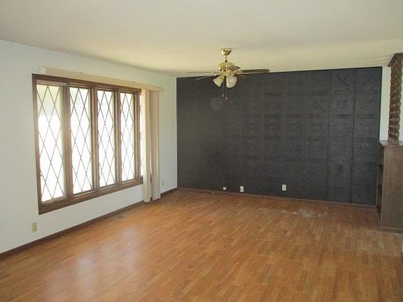 3rd image of 1200 Shira St