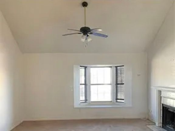 3rd image of 965 Fairbanks Cir