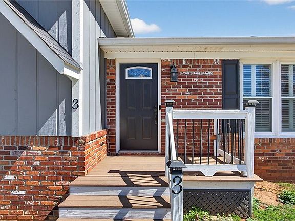 3rd image of 3 Berkshire Ln NE