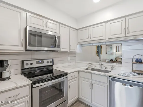 1600 WOODLAND Drive #8201, Rockledge, FL 32955