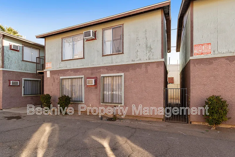 2 bed, 1.0 bath, 621 sqft, $899 — Photo 3