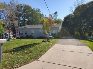 2721 Clearview Ave, Waukegan, IL 60085
