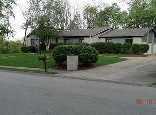 401 Lorenzo Ln, Irwin, PA 15642