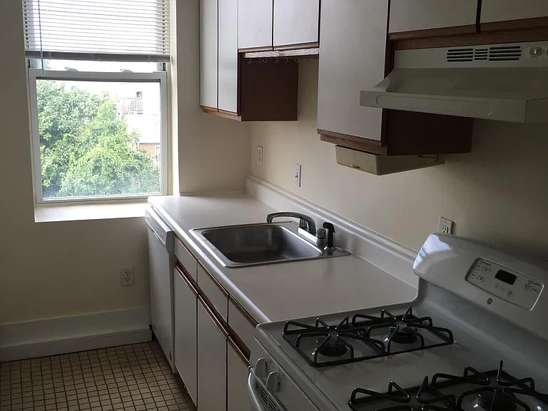 80 Orleans St #8 — Photo 11