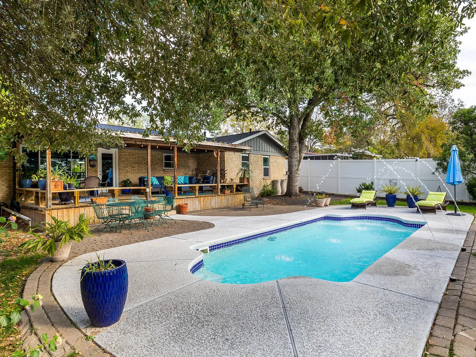 3 bed, 2.0 bath, 1668 sqft, $2,950 — Photo 1
