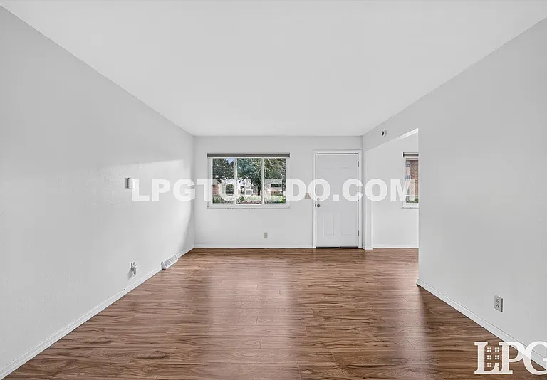 1818 Christian Ave — Photo 8