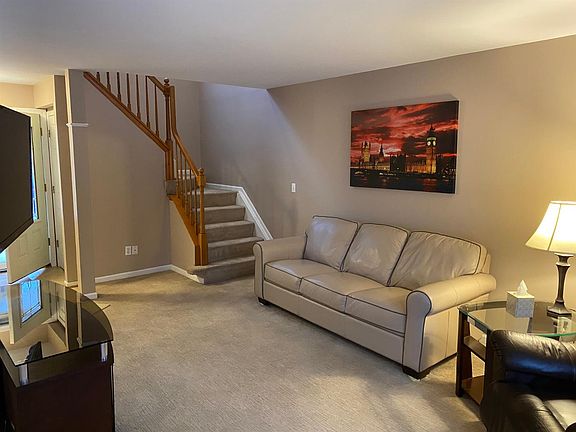 3rd image of 7818 Rivergate Dr #32
