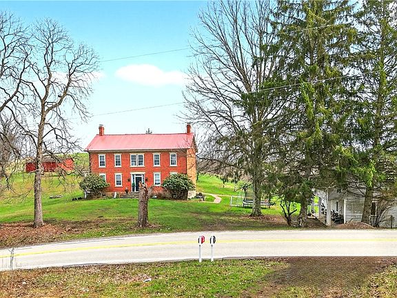 5th image of 303 Hartley Hill Rd