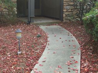 82 Laurelwood Cir W, Hendersonville, NC 28791