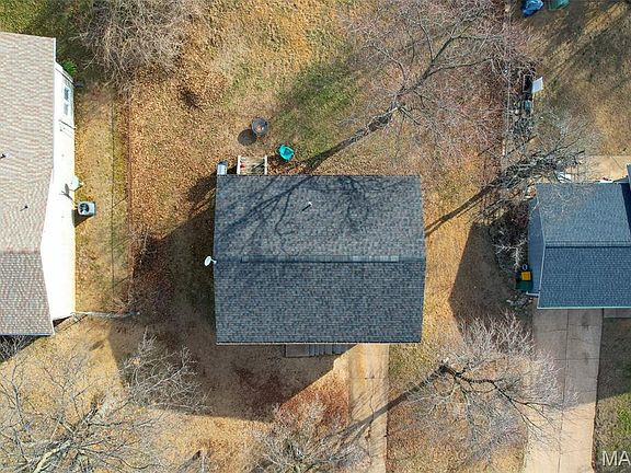 4th image of 1062 Sunridge Trl W