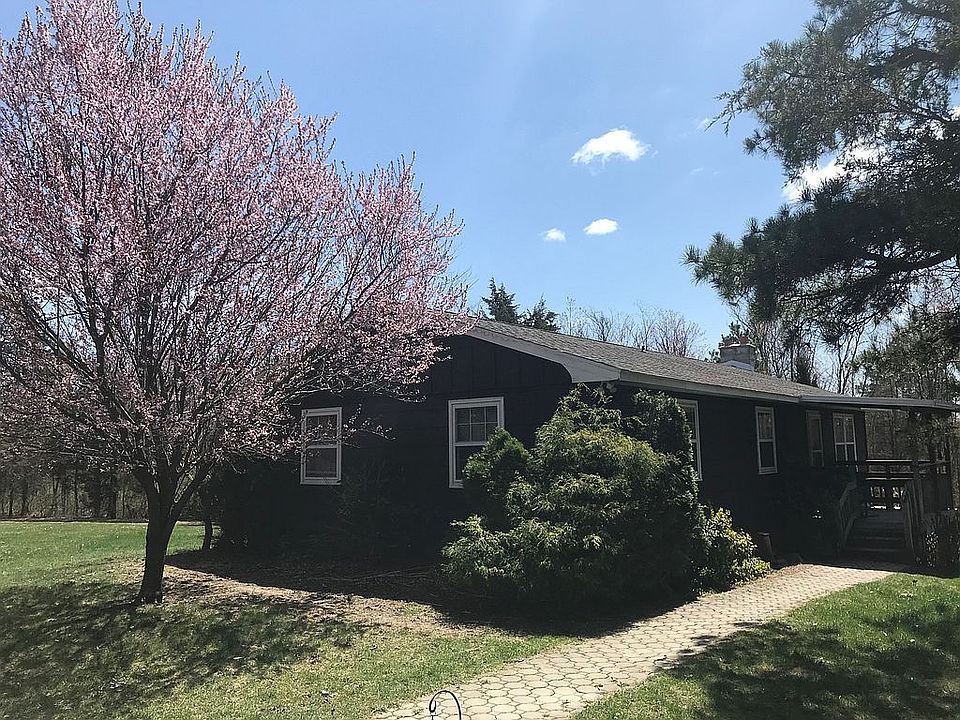 1st image of 950 Fickes Rd
