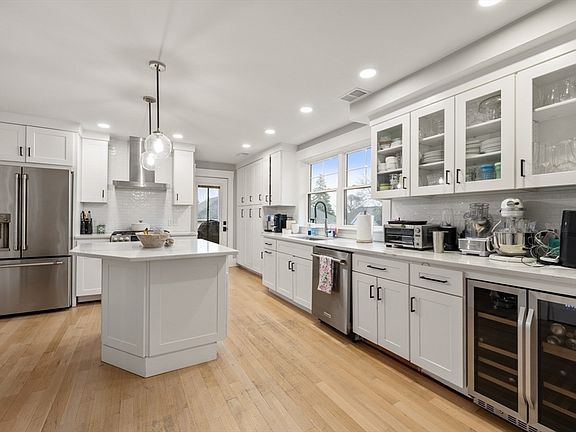 4th image of 22 Carver Rd E #22