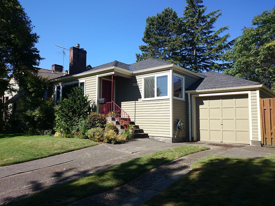 2nd image of 3011 39th Ave SW