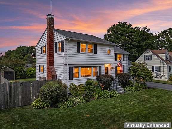3rd image of 20 Groveside Road