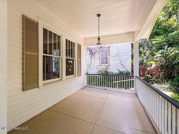 4th image of 309 Linton Ave