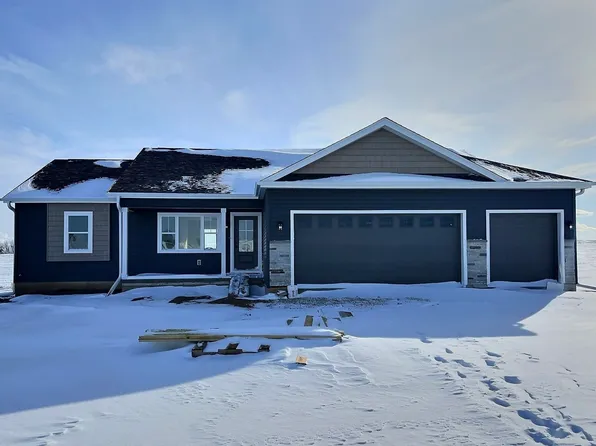 110 W 2nd St, Friesland, WI 53935