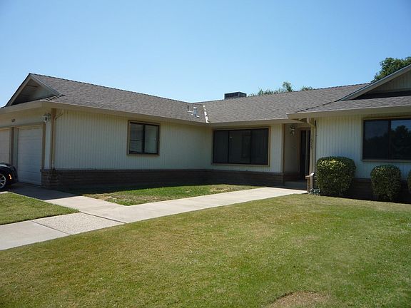 3rd image of 1625 Linden Dr