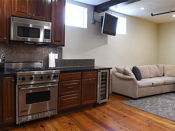 4th image of 711 Tchoupitoulas St #204B