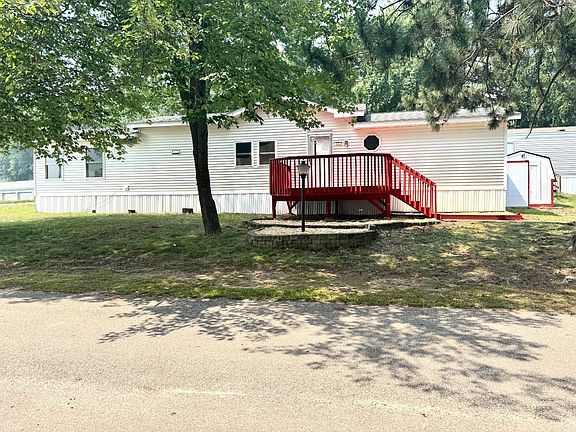 3rd image of 61 Lily Ln W