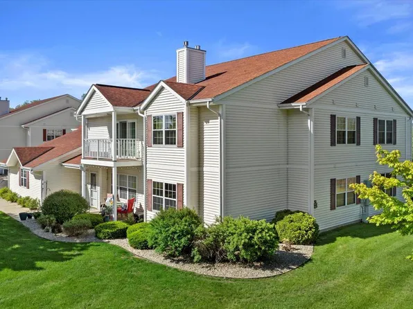 660 Wood River COURT #1, West Bend, WI 53095