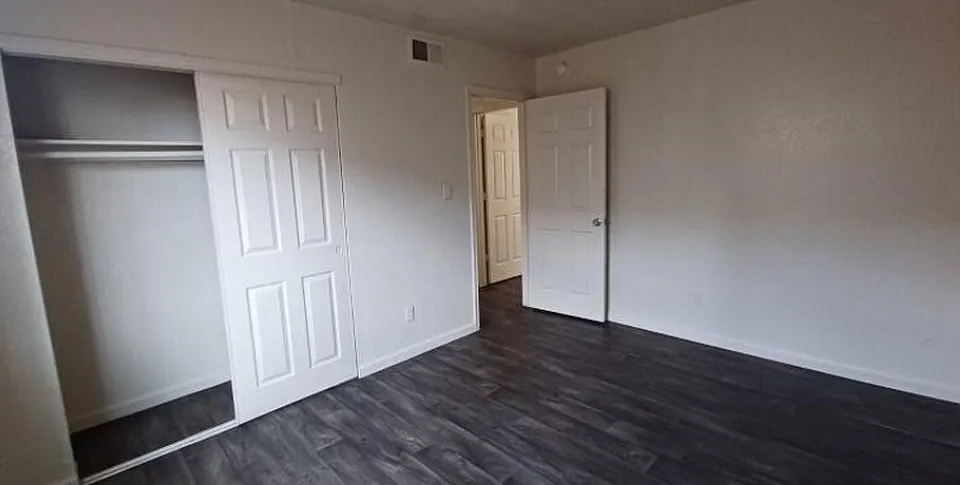 2537 W Georgia Ave #2