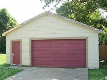 4th image of 8068 Oakbrook Dr