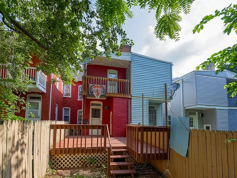 828 4th St — Photo 32