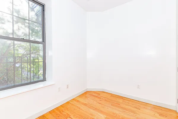 Rented by MySpaceNYC | media 22