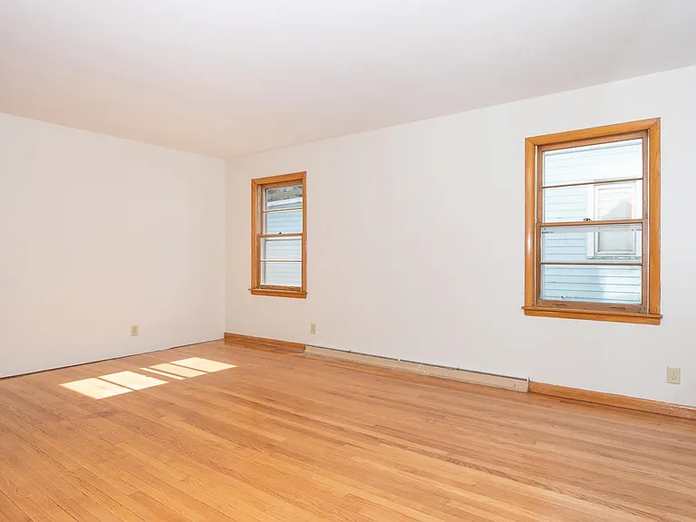 2333 Hoard St — Photo 3