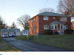 206 W Forrestview Rd, Brookhaven, PA 19015