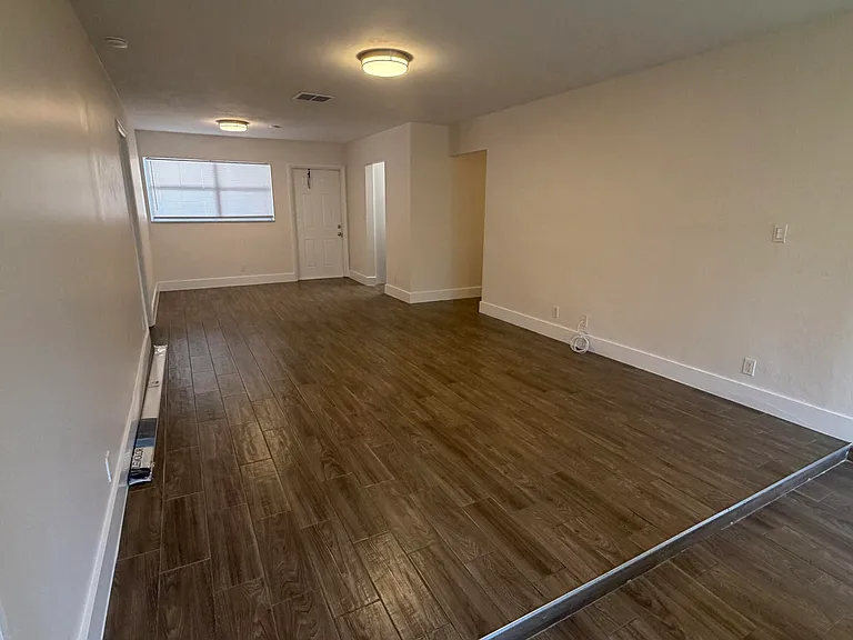 4061 NW 9th Ave #204 — Photo 13