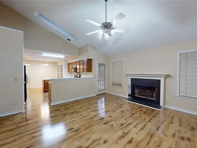 110 Beaverwood Ln — Photo 4