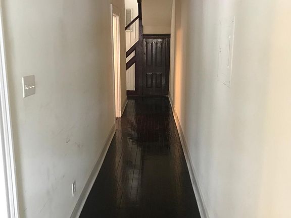 3rd image of 3102 E Marshall St