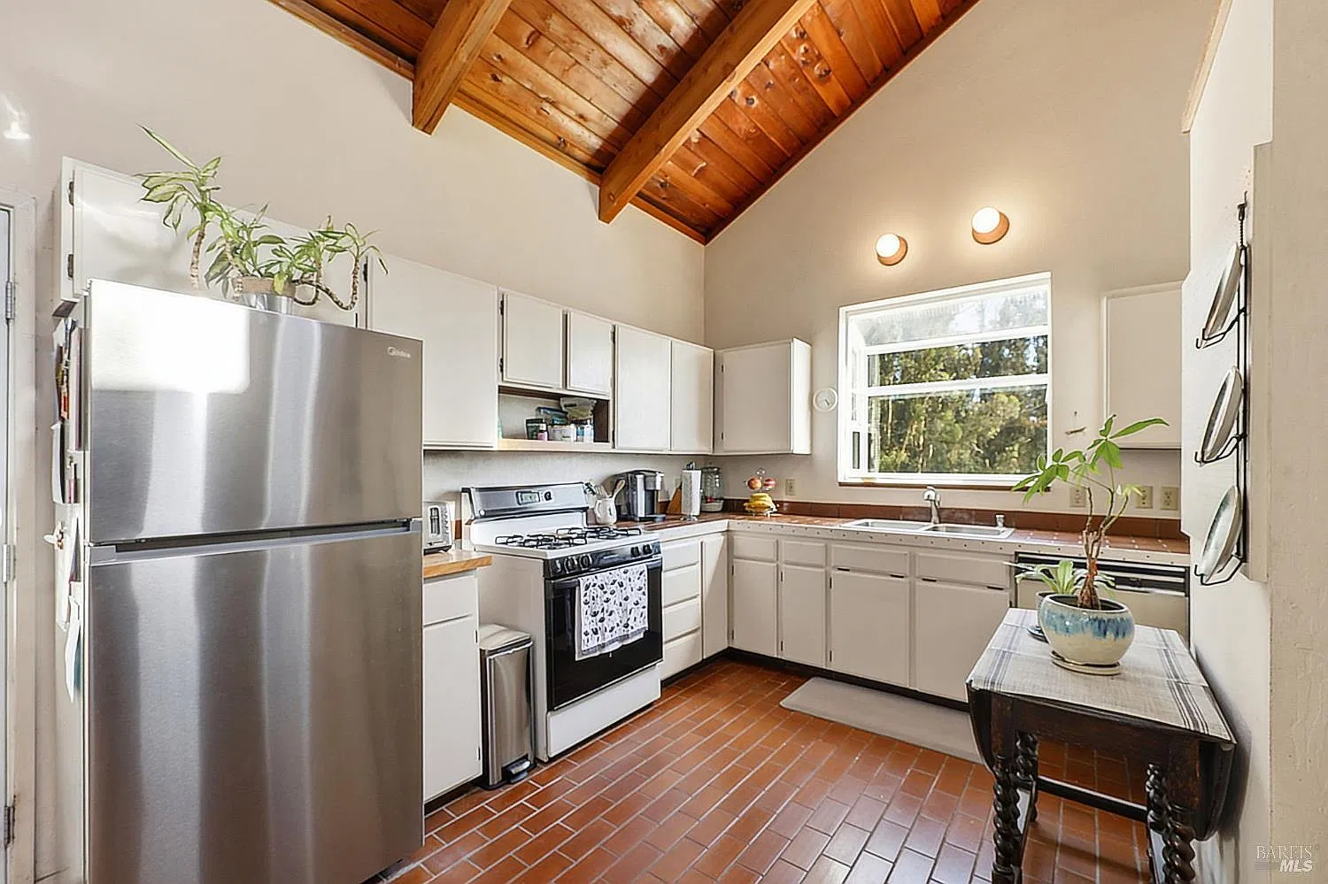 7470 Roblar Road - Photo 9