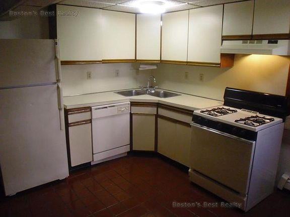 2nd image of 1363 Commonwealth Ave APT A