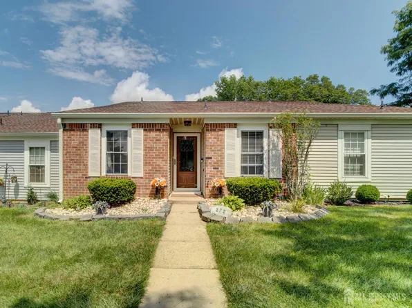 272 Bishop Ct, Old Bridge, NJ 08857