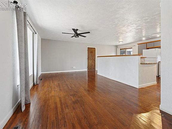 3rd image of 1431 Northview Dr