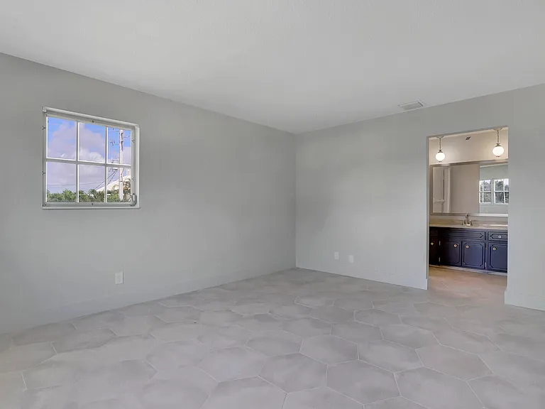 315 Venetian Dr #8 — Photo 20