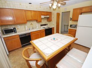 7 Pinetree Ct, Commack, NY 11725