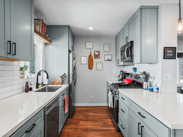 2913 A St #10 — Photo 5